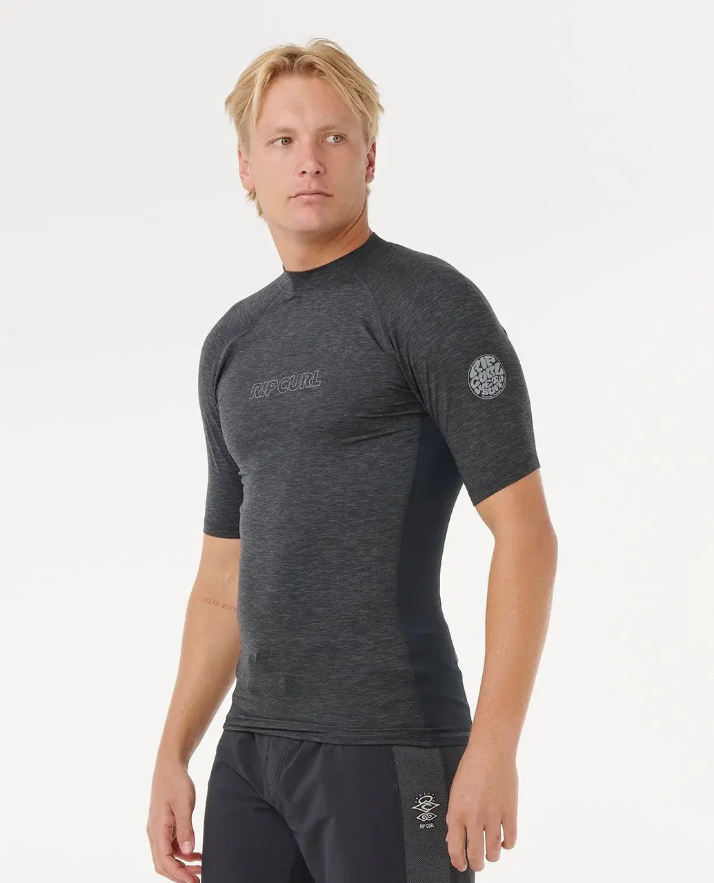 RIP CURL MEN'S DAWN PATROL UPF PERFORMANCE SHORT SLEEVE RASH GUARD MARLE BLACK
