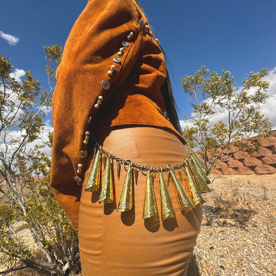 Stella Standingbear Paradise - Desert Look Close-up Detail (1)