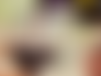 Showcase your latest offers right on your business card. 