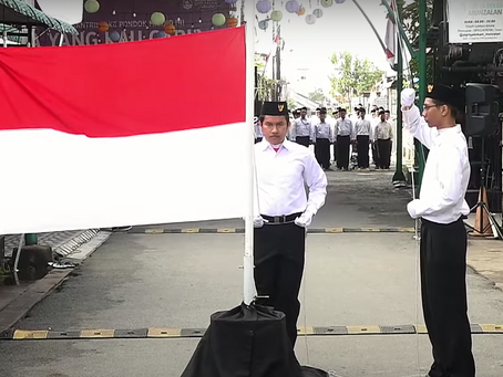 “Upacara HUT RI ke-79 di Masjid Kapal Munzalan: Melanjutkan Semangat Kemerdekaan dalam Ketaatan”