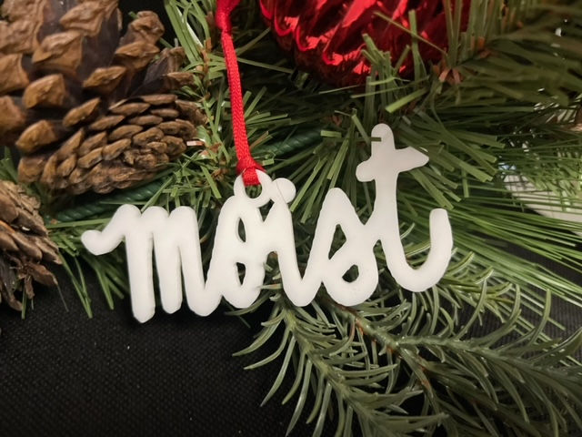 Moist Ornament
