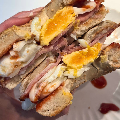 bacon, egg & cheese bagel