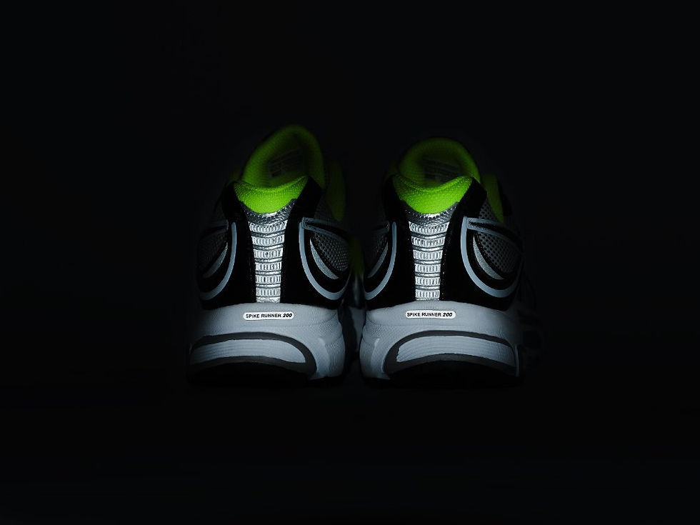 Миниатюра: Кроссовки Vetements x Reebok Spike Runner 200