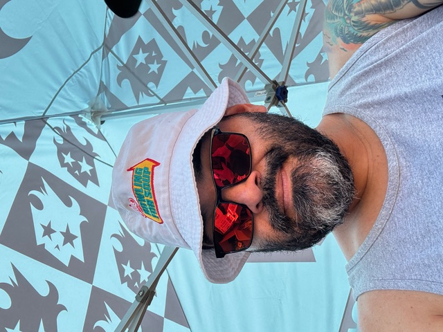 Marco in bucket hat