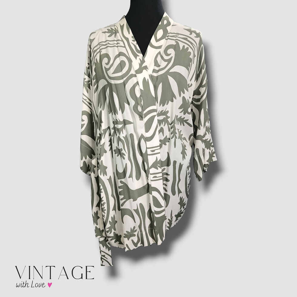Thumbnail: Bena Green & White Patterned Set  – Size XS