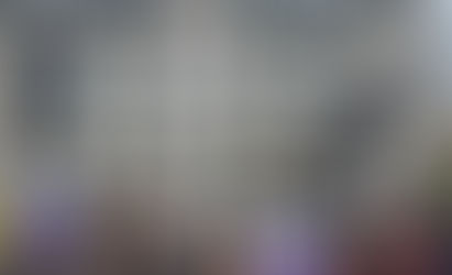 INGLATERRA - MANIFESTAÇÃO ANTIRRACISTA DERRUBA ESTÁTUA DE COMERCIANTE DE ESCRAVOS DO SÉCULO 17