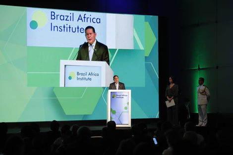 VICE-PRESIDENTE DO BRASIL PENSA “PRIORIZAR O CONTINENTE AFRICANO”