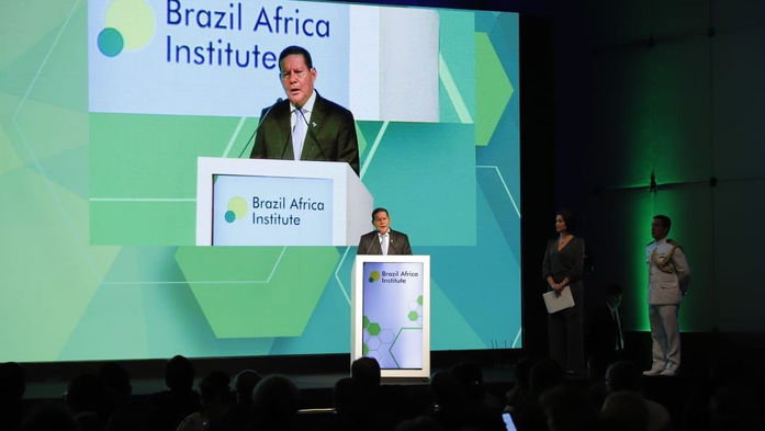 VICE-PRESIDENTE DO BRASIL PENSA “PRIORIZAR O CONTINENTE AFRICANO”