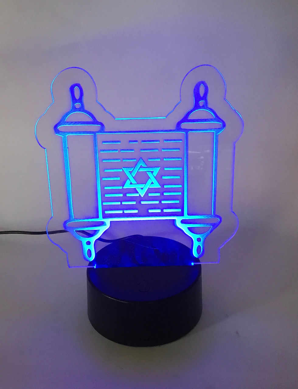 תמונה ממוזערת: Cod: LUM 9083 - Torá com Estrela de Davi iluminada
