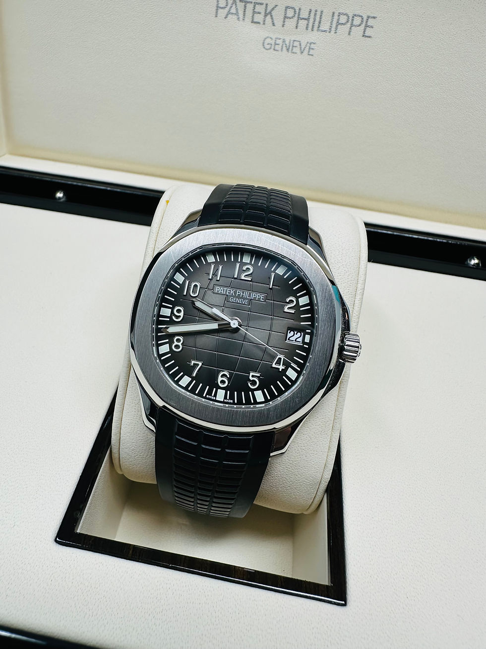 Thumbnail: Patek Philippe 5167A-001 Aquanaut Rubber Stainless Steel Complete Box & Papers
