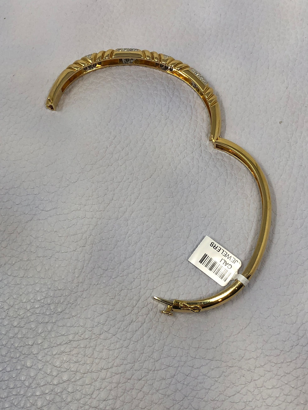 Thumbnail: 18K Yellow Gold Diamond Bangle