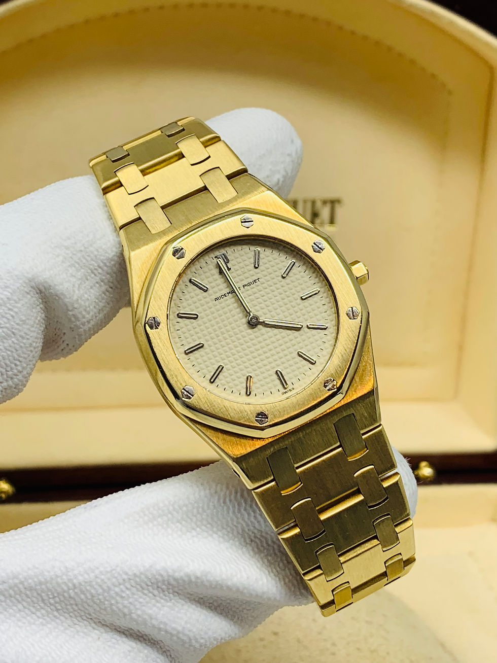 Thumbnail: Audemars Piguet Royal Oak Yellow Gold 30MM Ref. 6008BA *MINT*