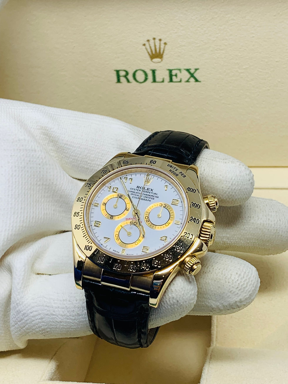 Thumbnail: Rolex Daytona Chronograph Yellow Gold White Dial Ref. 16518