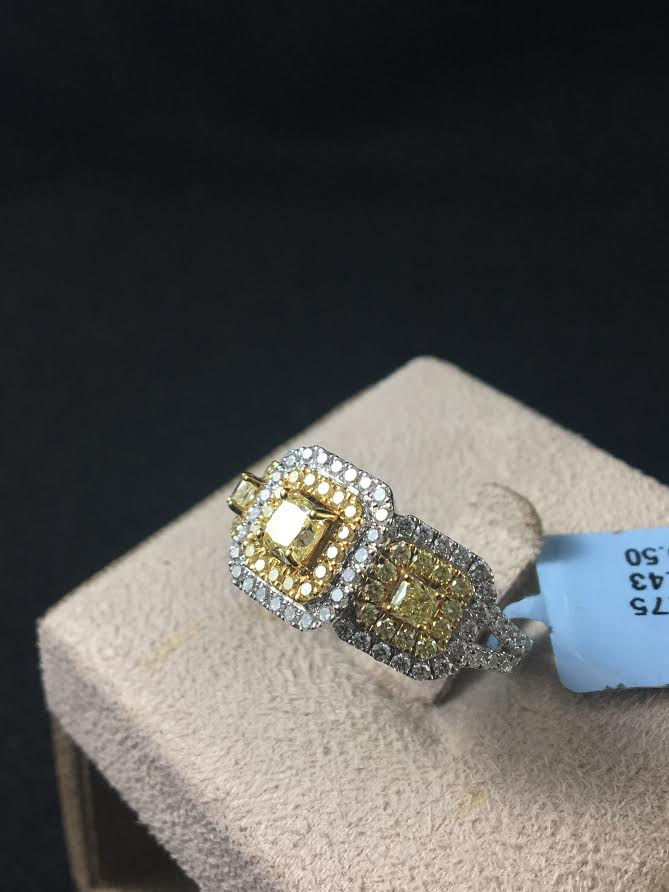 Thumbnail: 18K Fancy Yellow Diamond Ring