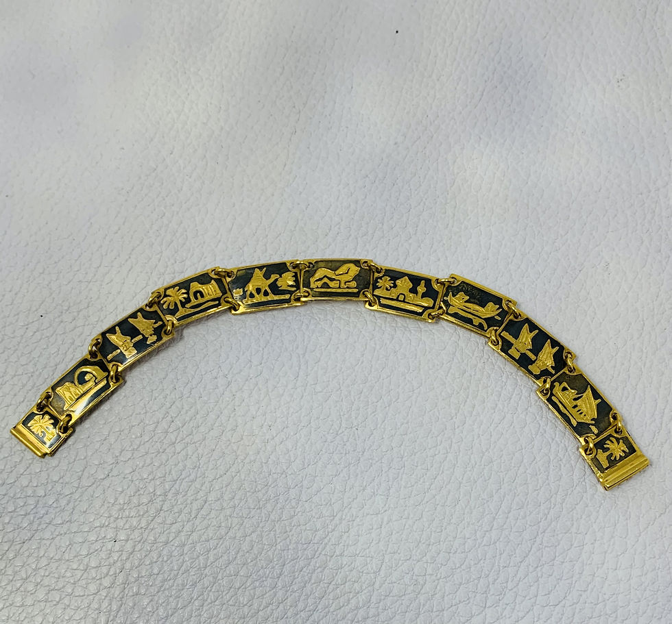 Thumbnail: 20th Century 22K Yellow Gold Enamel Bracelet