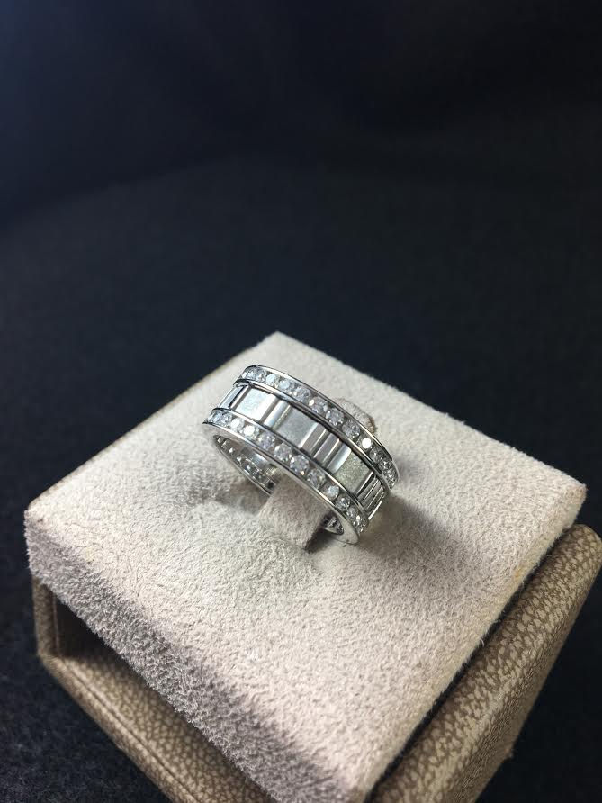 Thumbnail: Diamond Ring