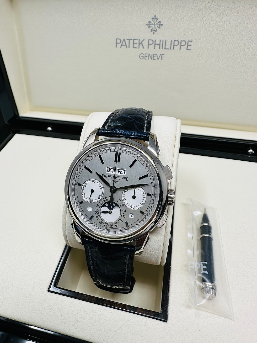Thumbnail: Patek Philippe Perpetual Calendar Chronograph Moonphase White Gold 5270G
