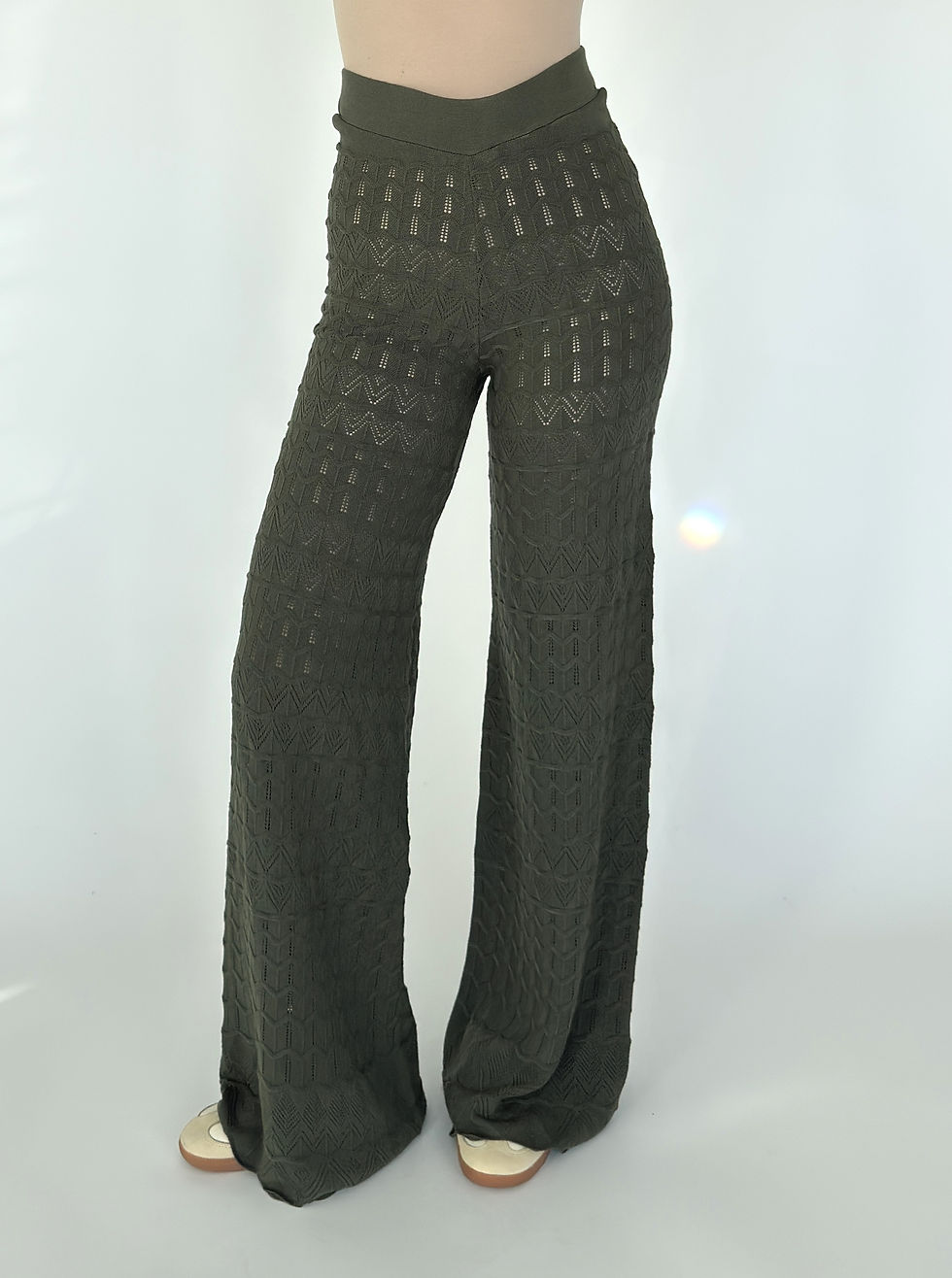 Miniaturbild: Zuckerwatte Ajour Strickhose in feinem Viskose Stretch