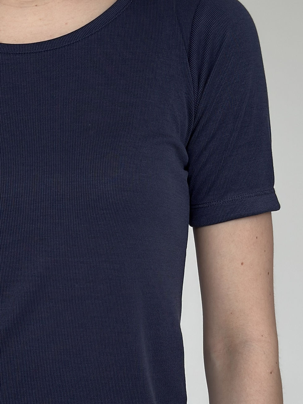 Miniaturbild: Zuckerwatte Basic T-Shirt mit Rundhals in feiner Modalmischung