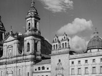 La tarde en la que los curas dispararon, desde la Catedral, contra los bogotanos
