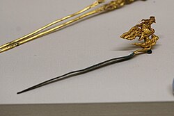 A type of hairpin known as a zan.