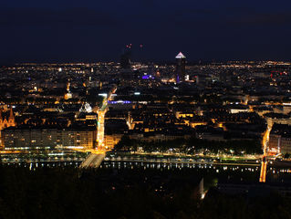 LYON : THE CITY OF LIGHT ABUSES HIS LIGHTING ?