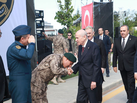 Elbette Eleştirilir!