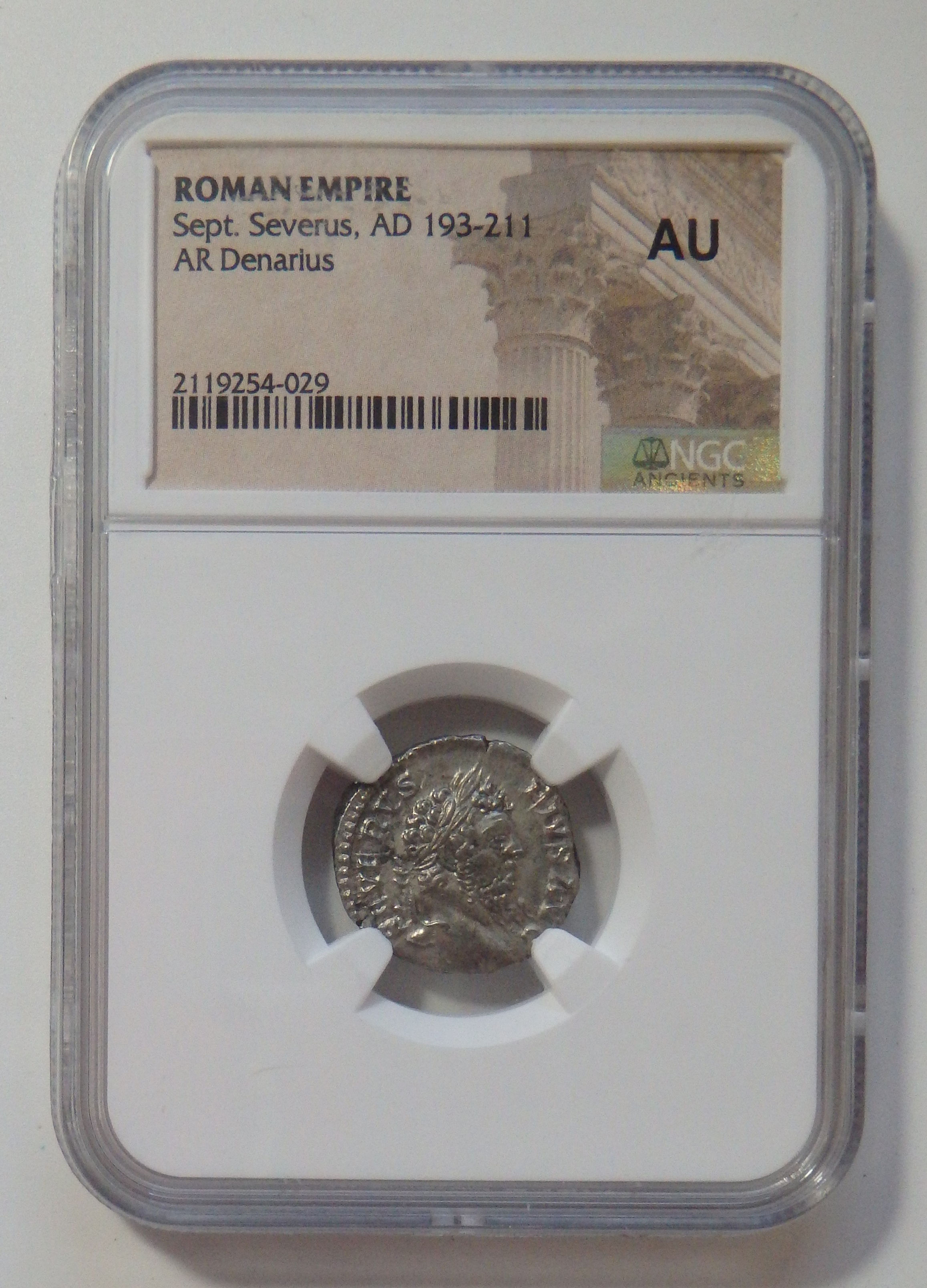193-211 AD AR Denarius - Sept. Severus - AU