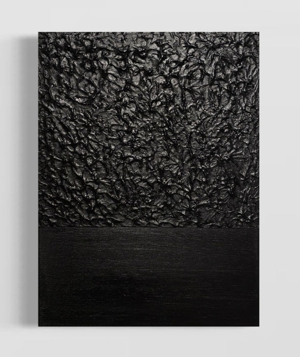 Terrain in black