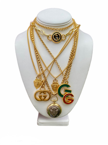 アクセサリー Gucci Old Crest Charm Necklace Gold Medium Vintage Gold Gucci Crest Charm Necklace – Old Soul