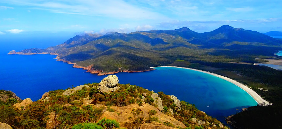 mount amos wineglass bay tasmania.JPG