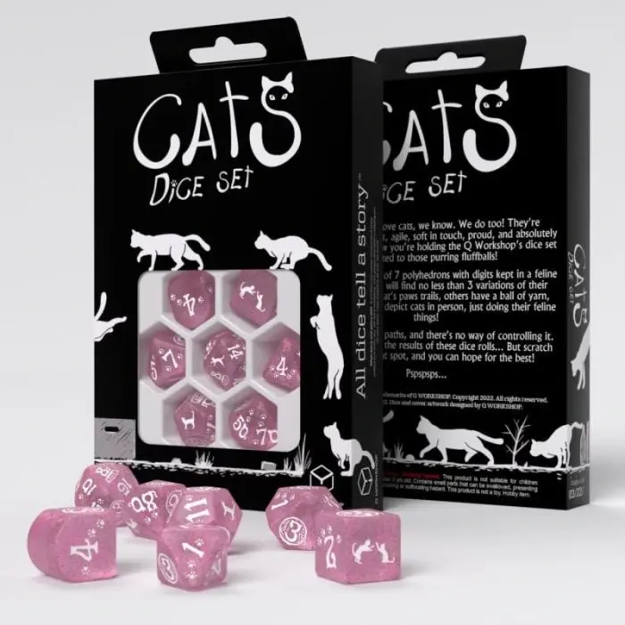 Due scatole nere e dadi rosa del set 'CATS Dice Set'.