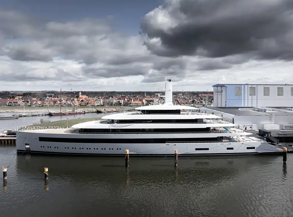 Moonrise / Photo - Feadship