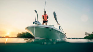 Bayliner Adds First Dual Console with All-New T22SC