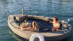 Hot Tub Boat Rides Coming to Chicago River this Winter