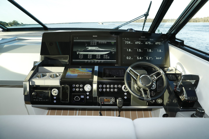 Formula 500 Ssc Perfect Complement To Mercury S V12 Outboard Launch