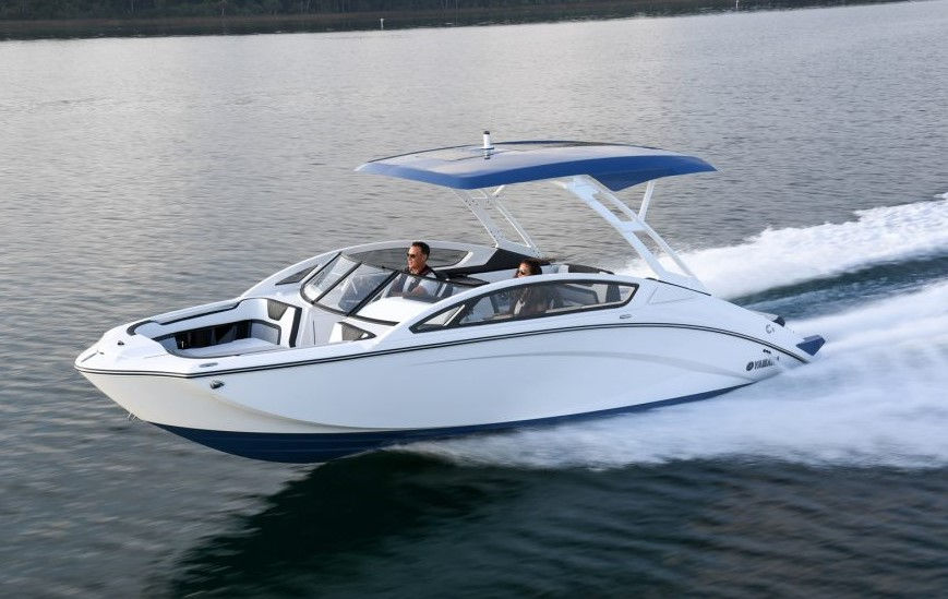 The Pros and Cons of Jet Boats