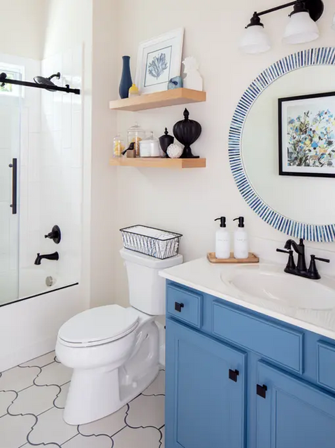 Lively Guest Bathroom
