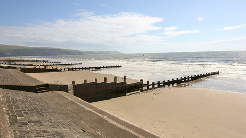 The UK’s best Christmas walk that finishes at a cosy pub serving hearty roasts and cheeseboards