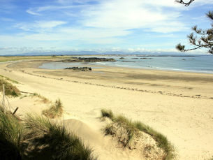 Peaceful golden beach only reachable by one-hour walk stays crowd-free