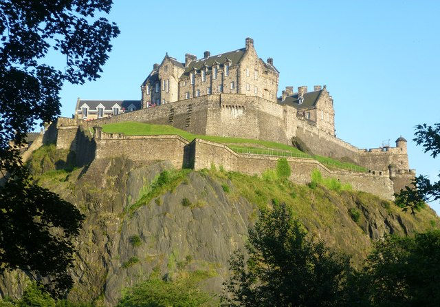 Image of Edinburgh Castle in Scotland