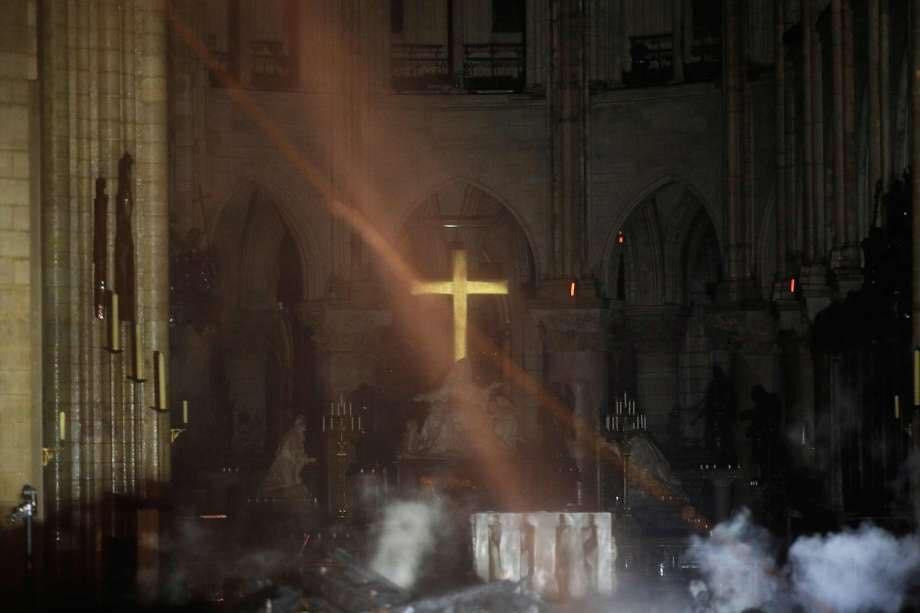 Foto eseguita all'interno della chiesa eseguito con drone per la valutazione dello stato dei luoghi a seguito di incendio