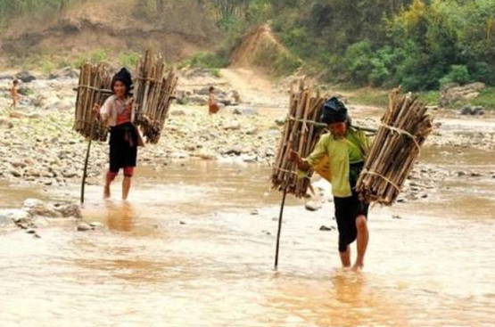 THƠ-GÁNH CỦI LƯU ĐÀY