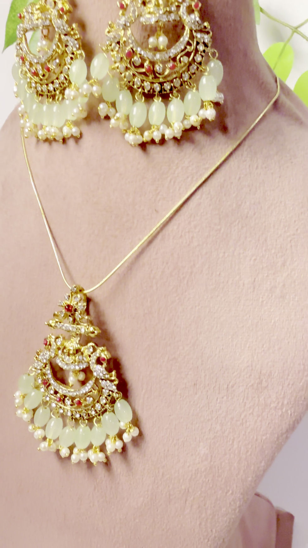 Thumbnail: Lalitharatna - Minimalistic Pendant Necklace Set
