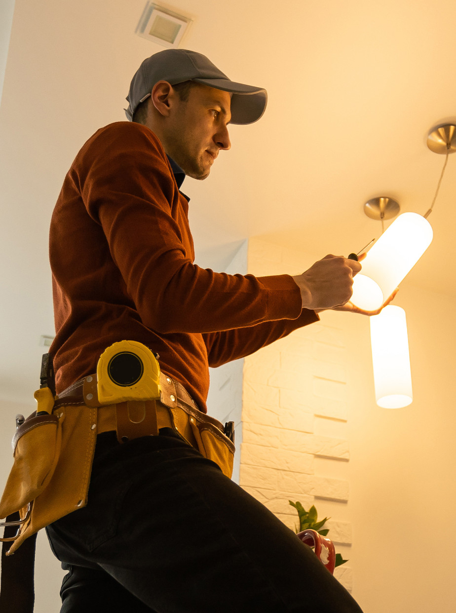 Electrician_edited.jpg