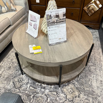 Hekman round cocktail table