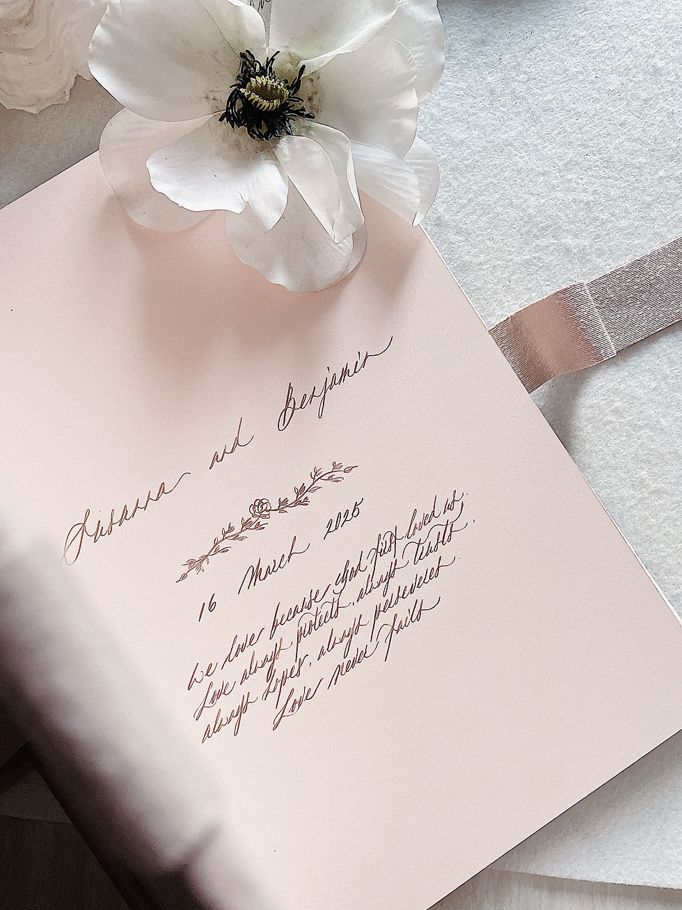 Thumbnail: VELVET GUEST BOOK 復古絲絨婚禮賓客簽名本| 法式淺粉