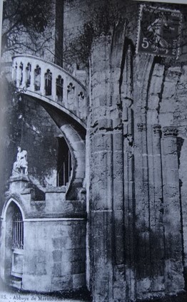 archive escalier
