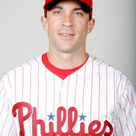 Phillies promote Sam Fuld