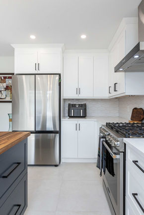 Modern and Bright Kitchen
